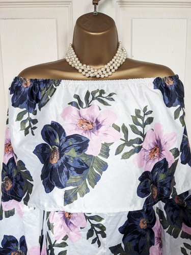 MISSGUIDED Blush Pink & Navy Floral Satin Playsuit, size 14 - BNWT - Picture 3 of 6