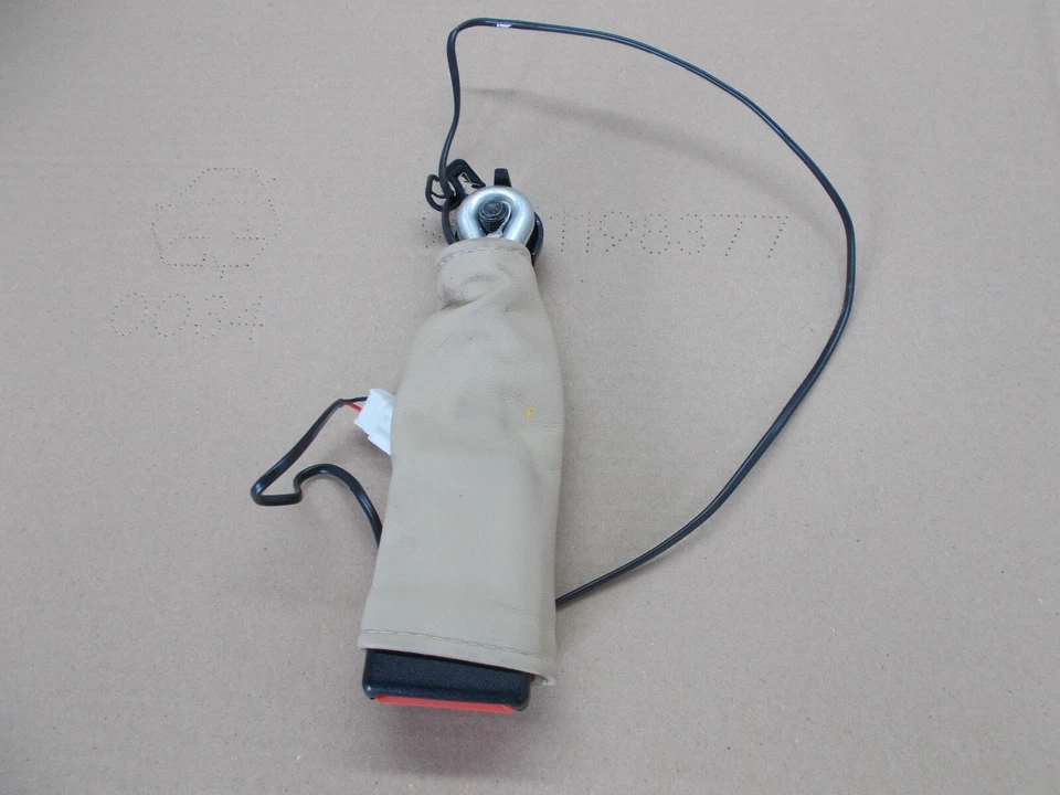 Ferrari 458 Spider 2012 (tipo 142) cinturón de seguridad del conductor tallo con moldura de cuero Foto 4 de 4