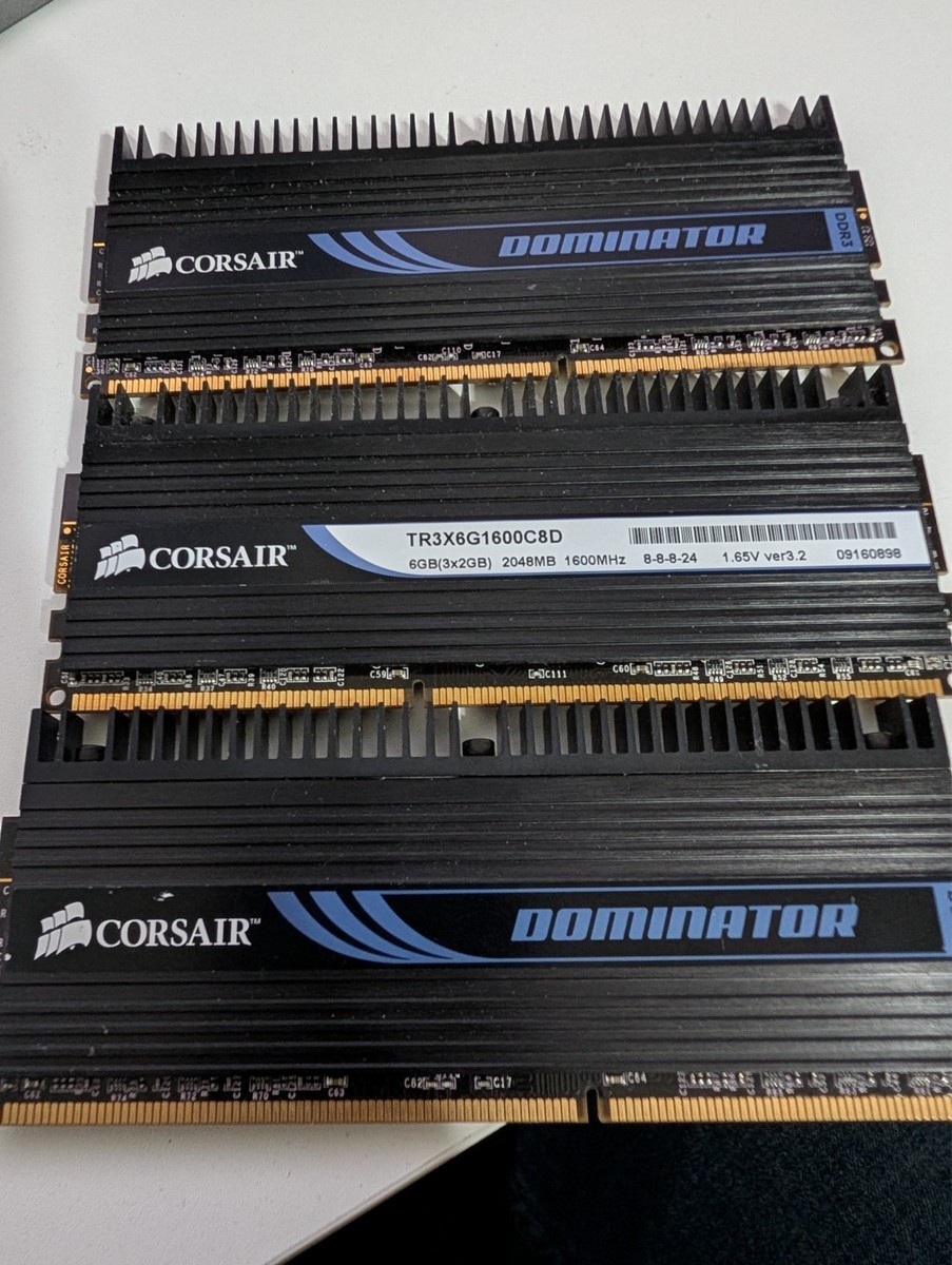 CORSAIR Dominator メモリー TR3X6G1600C8D 3 Corsair Dominator DDR3 1600MHz 6gb (3x2gb) 2048mb TR3X6G1600C8D