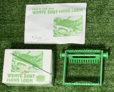 Vintage Weave Easy Hand Loom Green Plastic Craft Tool w/ Original Box
