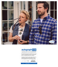 Kate McKinnon 'The Roses' Signed 8x10 Photo 'Amy' ACOA