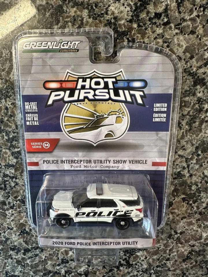 Ford Police Interceptor 2020 Greenlight 1/64 utilitario show car edición promocional  Foto 3 de 4