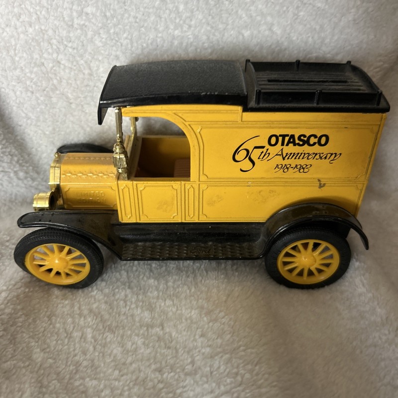 Vintage ERTL 1913 Ford Model "T" Delivery OTASCO 65th Ann. Vehicle Bank