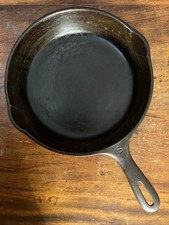 VTG No. 6-M Cast Iron Skillet 9 Inch -Unlabeled (BSR?)- Two Spouts - Made In USA