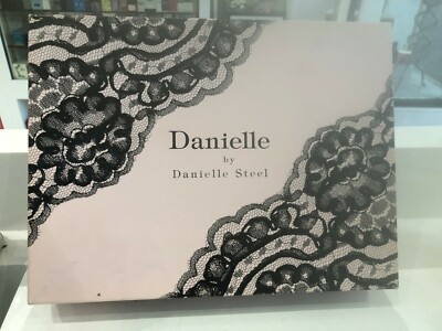DANIELLE BY DANIELLE STEEL 3 PIECE GIFT SET EDP SPRAY, BODY LOTION, NOTECARDS