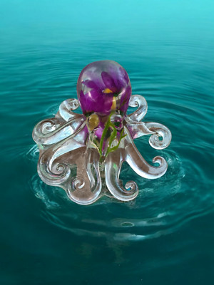 Handmade resin figurine art.   OCTOPUS