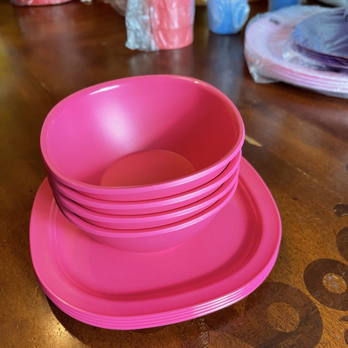 Tupperware Legacy Small Bowl and Dessert Plate Set Pink