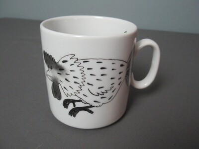 Iallinn Minimaa Coffee Mug Chickens in B &W w/ Green Fence Inside - KN - k4 sb