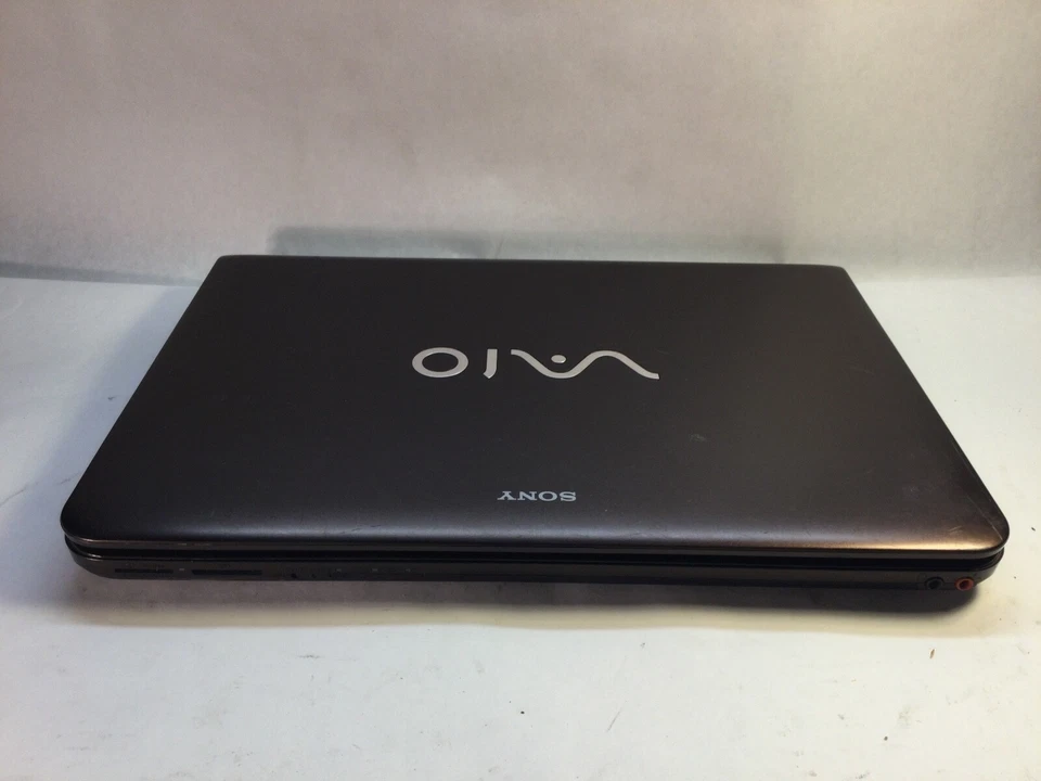 Sony Vaio VPCEA36FX 14" Laptop Intel Core i3 2nd Gen- BOOTS BIOS - MZ - Image 2 of 4