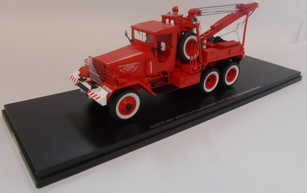 Camion grue Ward La France SDIS 52 miniature de pompier Haute-Marne en métal au 1/43