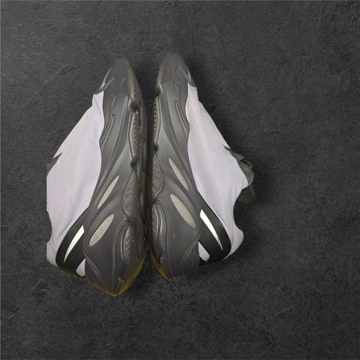 Adidas Yeezy Boost 700 MNVN Geode Purple Shoes Sneakers Size  display picture 1