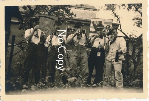 Photo WW2 Military: Luxembourg Differdingen Wehrmacht Comrades 1940 X245