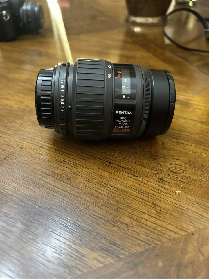 SMC PENTAX-F ZOOM 35-135mm f/3.5 - 4.5 Lens for PENTAX With Case - Image 4 of 4