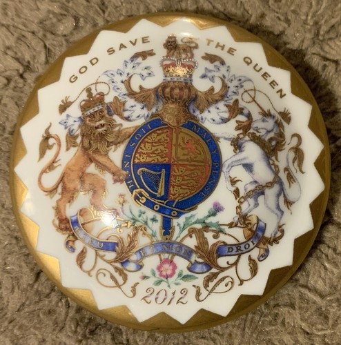 Buckingham Palace Queen Elizabeth II Diamond Jubilee 2012 Bone China Trinket Bx - Picture 5 of 13