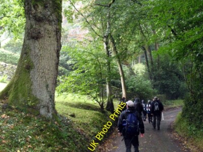 Photo 6x4 Ger Blaen Ochran / Near Blaen Ochran Beili-glas Cerddwyr yn di c2010