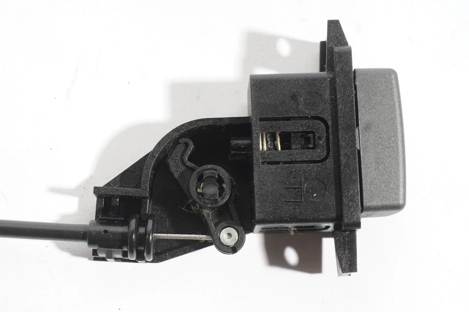 2003 BMW 745I E65 ПЕРЧАТОЧНЫЙ ЯЩИК ОТКРЫТЫЙ СПУСК КНОПКА ПЕРЕКЛЮЧАТЕЛЬ 7033389 OEM - Изображение 3 из 4