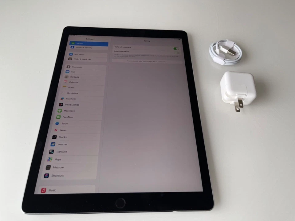 Apple iPad Pro 12.9" 2nd Gen (WiFi) 256GB Space Gray - Image 2 of 4