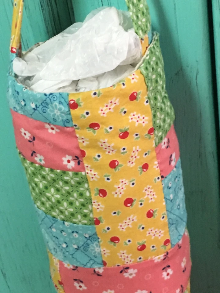 Soporte para bolsa de plástico de retazos de tela de reproducción vintage de los años 30 Farm Girl Foto 4 de 4