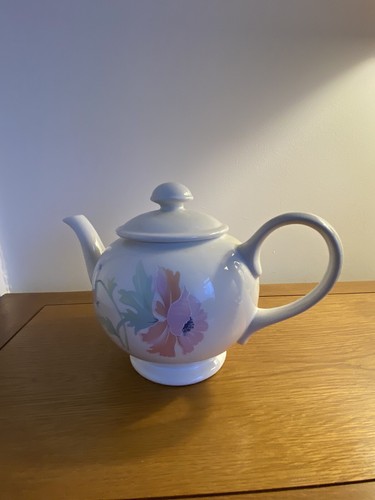 English Flower White Tea Pot - Picture 4 of 12
