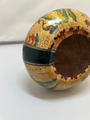 Botella de vidrio decantadora de vino mapa del Viejo Mundo vintage tres vasos de chupito en ganchos - Imagen 19 de 23