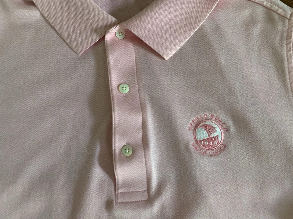Camisa polo de golf Pebble Beach links calce clásico para hombre rosa claro mediana Foto 3 de 4
