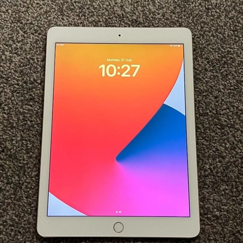 Apple iPad Pro 256GB 9.7 Inch Screen iPad OS 16.6 Rose Gold A1674