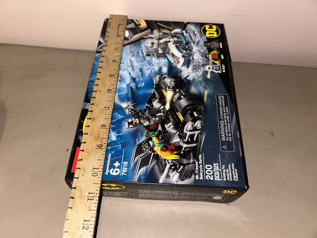 LEGO DC Super Heroes 76118 Mr. Freeze Batcycle Battle Batman Robin LEGO DC Super Heroes 76118 Mr. Freeze Batcycle Battle Batman Robin