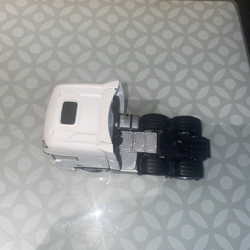 B71 1:50 -TEKNO DAF XF TRUCK ONLY WHITE 6X2 NO MIRRORS UNBOXED MINT - Picture 7 of 7