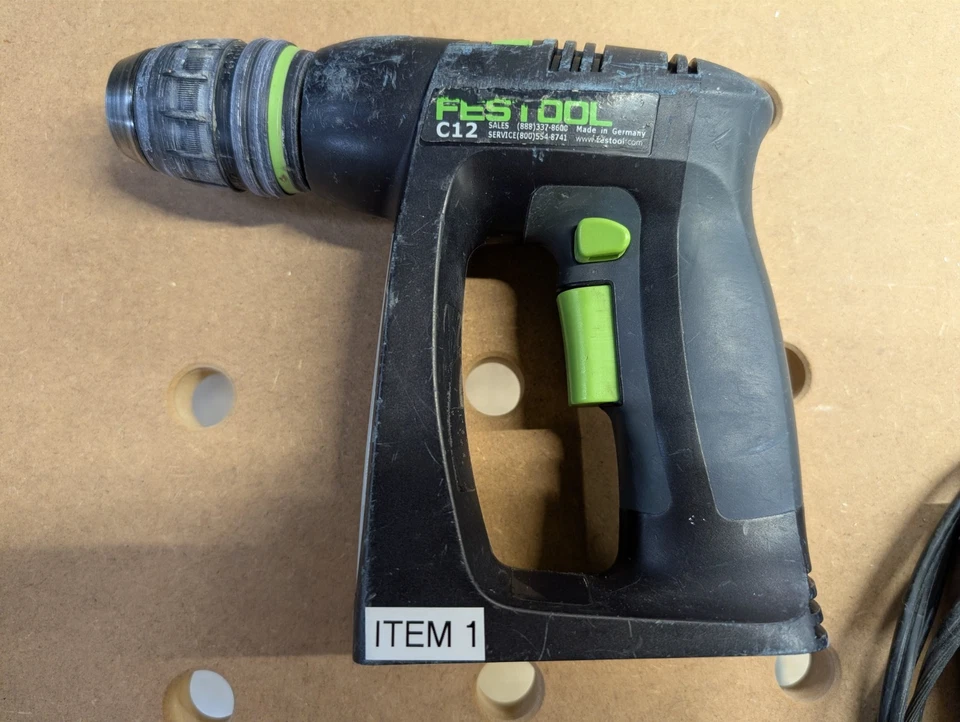 Broca FESTOOL C12 Li-ion, 2 baterias e carregador. As baterias são fracas. - Imagem 3 de 4