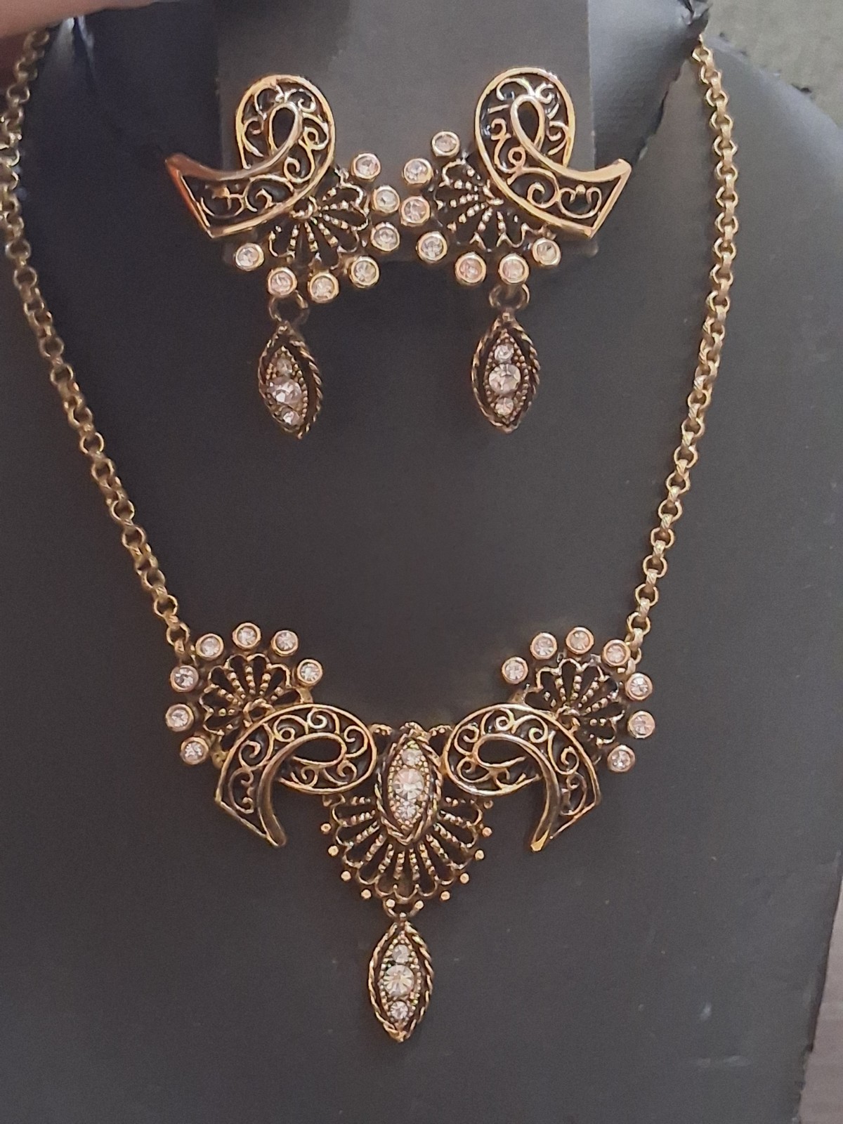 Ornate scrollwork & rhinestone embellished neckla… - image 14
