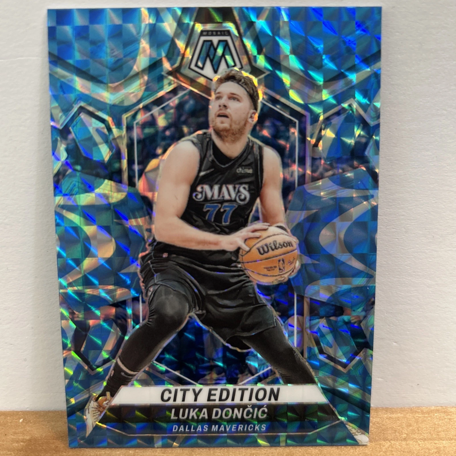 2023-24 Panini Mosaic Luka Doncic Reactive Blue Prizm City Edition #285 Mavs