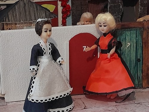 VINTAGE DOLLS HOUSE FIGURE. x 2