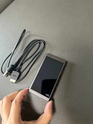 #ad Sony NW A55 Walkman Digital Audio Player Hi Res Music MP3 English 95% New $128.00