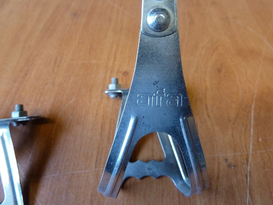 Ancien vélo cales pieds course AFA altes fahrrad old bike bici VINTAGE pedale 1 - Photo 2/4