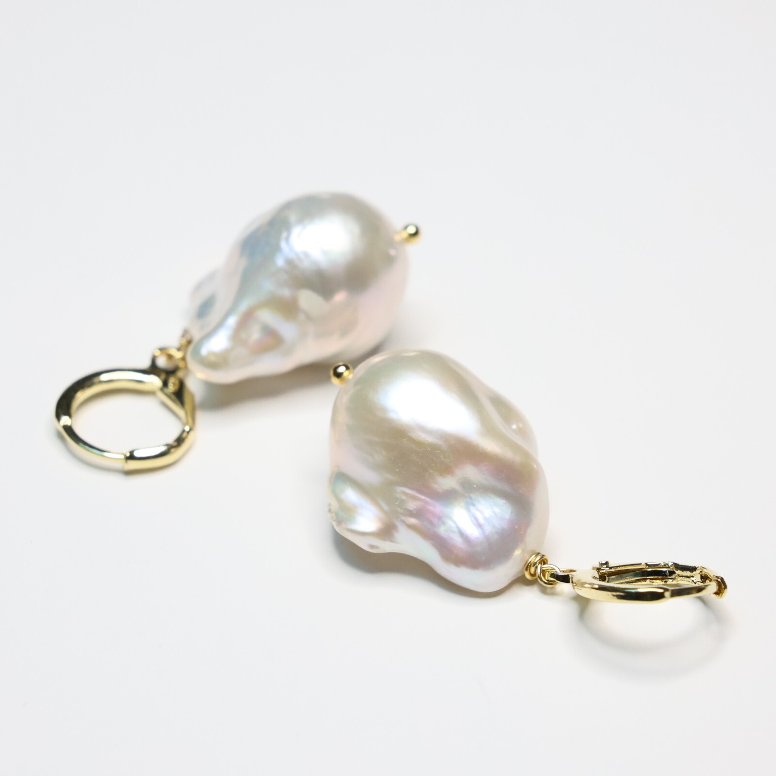 Boucles d'oreilles créoles perles d'eau douce baroques - Cadeau idéal