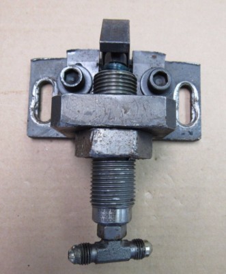 PNEUMATIC CLAMP ASSEMBLY W/ ENERPAC TS9251ST THREADED CYLINDER, LD-124-06 ITEM B