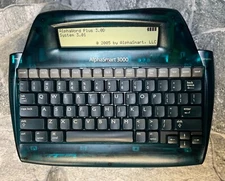 💚NEW💚 AlphaSmart 3000 ~USB CABLE NEW Backup Battery Installed NEW AA Batteries