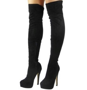 stivali tacco alto sopra il ginocchio