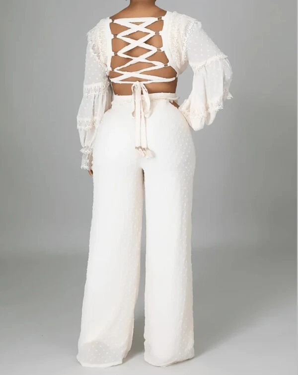 New She's Everything Off-White连身裤 - 中号 — 第 2/3 张图片