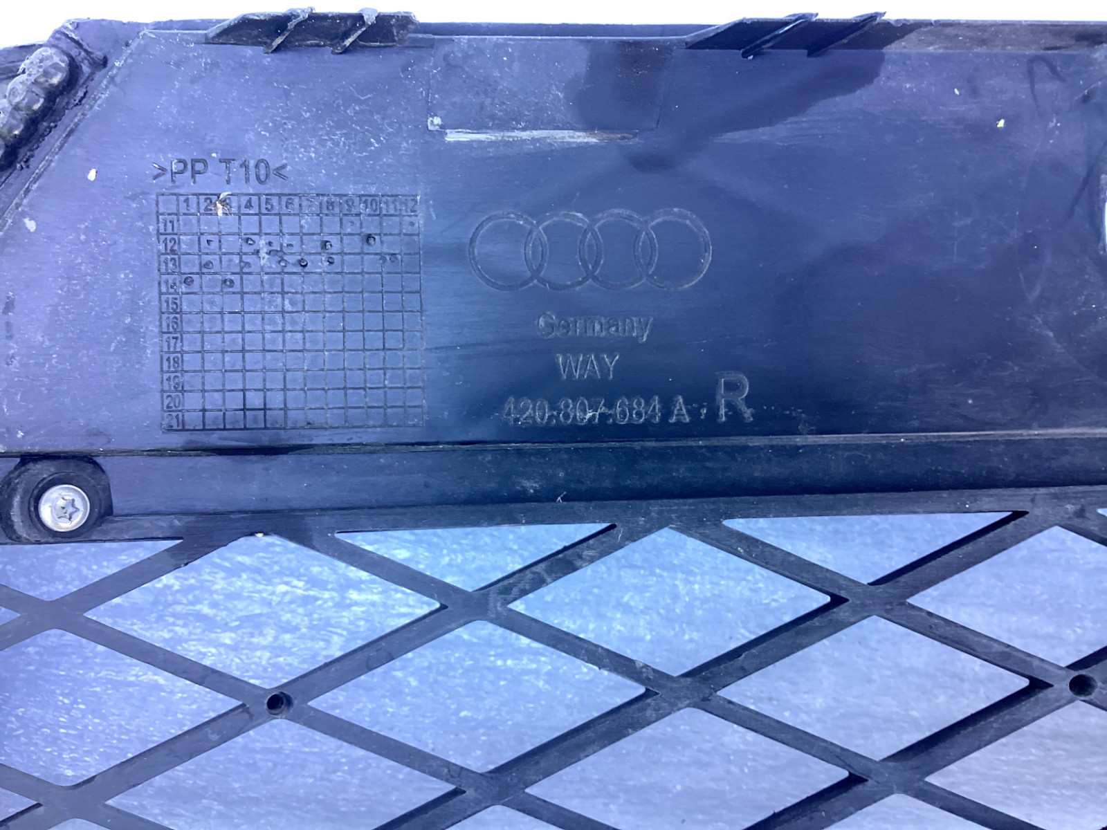 2010-2012 Audi R8 right grille OEM