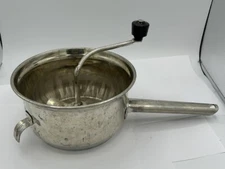 Vtg FOLEY 7"Metal Food Mill Processor Hand Crank w/Bakelite Knob 2 Quart No. 101