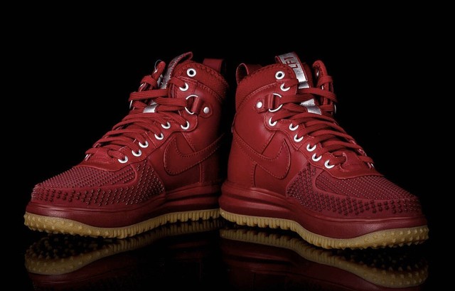 nike duckboot red