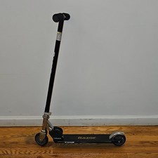 Razor S Scooter Kick Scooter Black Folding YM109W030-01 13024012