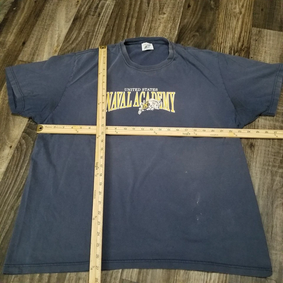 Camiseta Vintage Academia Naval dos EUA Azul Marinho Masculina Tamanho XL Desbotada Descolorida - Imagem 2 de 4