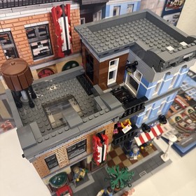 LEGO Creator Expert 10246 Detective's Office with instructions and box, RARE