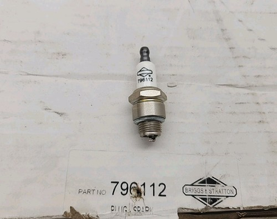 #ad OEM Briggs And Stratton Spark Plug 796112 NOS *R1D $10.99