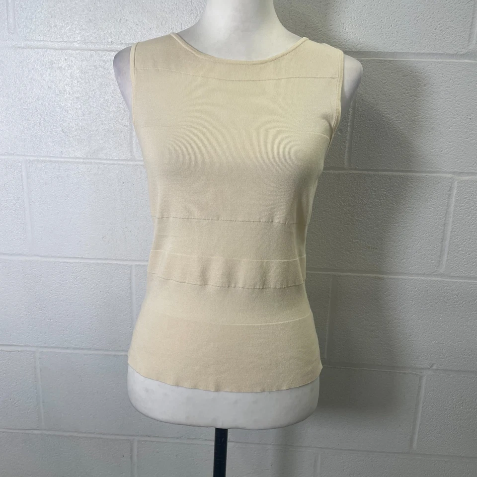 Camiseta sin mangas Judith Hart mezcla de seda para mujer mediana beige tejida sin mangas cuello redondo Foto 2 de 4