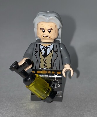 Lego Harry Potter ARGUS FILCH MINIFIGURE hp097 4842 Hogwarts Castle Lantern VGC