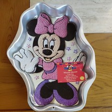 Vintage 1998 Wilton Disney Minnie Mouse Full Body Cake Pan Retired  2105-3602