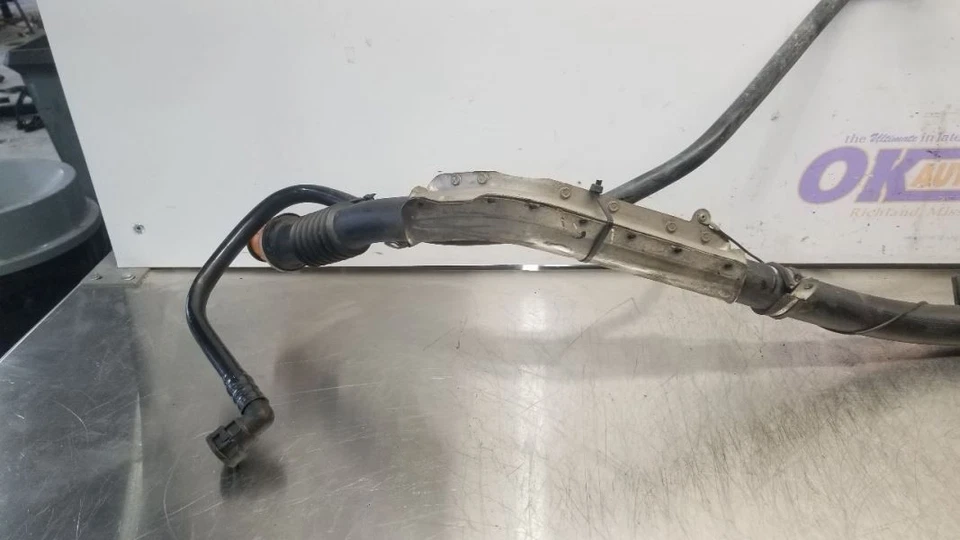 MERCEDES BENZ GLS550 X166 19 TUBO DE CUELLO DE LLENADO DE COMBUSTIBLE Foto 4 de 4